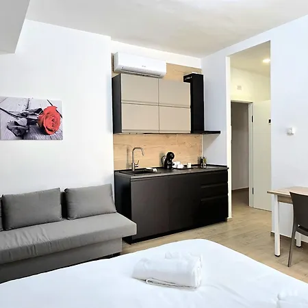 Rose Suites - Bari Stazione Exterior photo