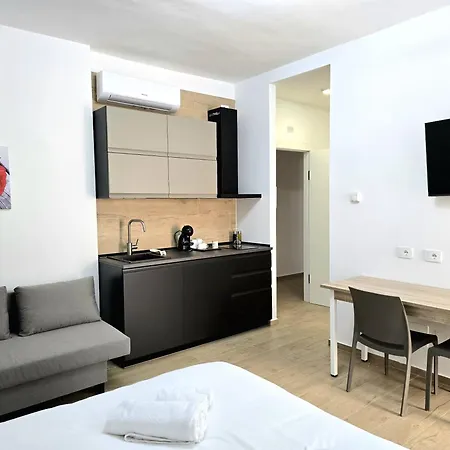 Rose Suites - Bari Stazione Exterior photo