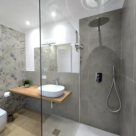 Rose Suites - Bari Stazione Exterior photo